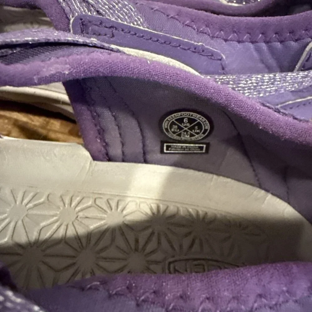 Keen Womens Whisper Closed Toed Sports Sandal Size 6 Purple Gray Hiking